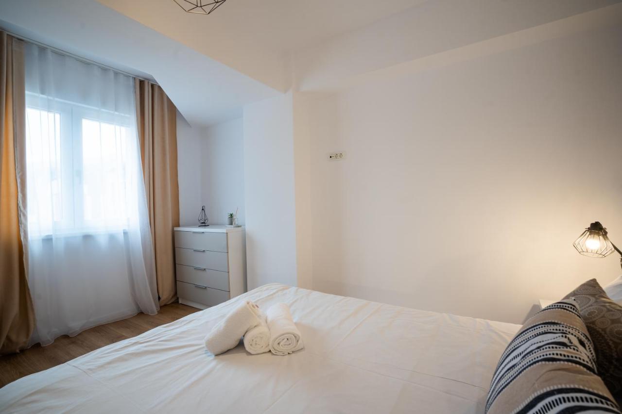 City Center Accommodation - 404 Resita Ngoại thất bức ảnh